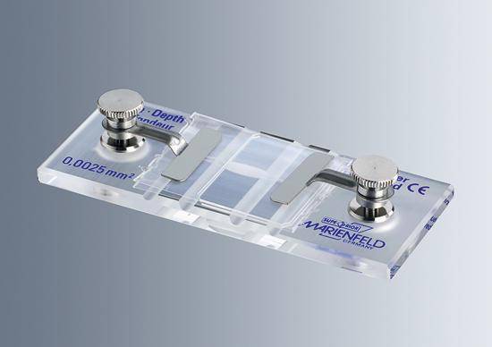 Cámara de Recuento Thoma con Pinzas Líneas Oscuras. Modelo    SUP0610711. Marca: MARIENFELD