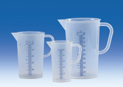 Jarra Plástica Transparente Graduada con Relieve azul 2000 Ml PP. Marca: VITLAB                       