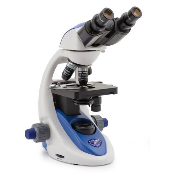 Microscopio binocular con Objetivos planos acromáticos e inmersión en agua o aceite. modelo B-192, Marca Optika