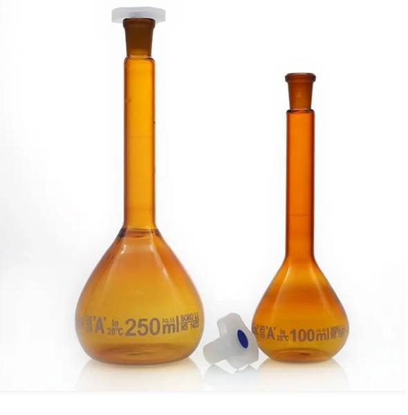 Matraz ámbar Clase A, con tapa plástica. Marca Everglass